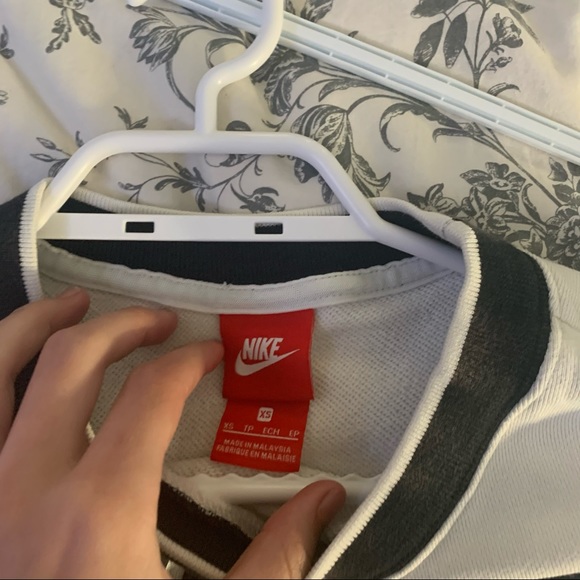 Nike sportswear crewneck sweatshirt - Picture 4 of 4